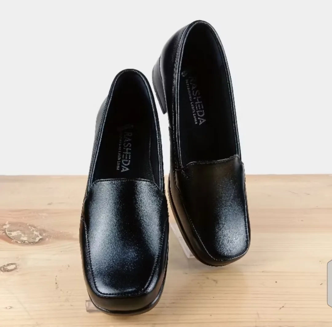 Sepatu Pantofel Wanita AP